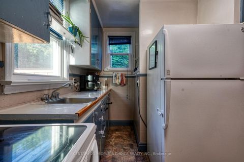 Photo 10 at 365 Division Street, O'Neill, Oshawa