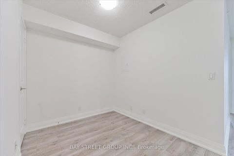 Photo 11 at 306 - 372 7 Highway E, Doncrest, Richmond Hill