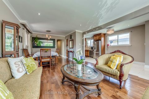 Photo 4 at 5 Earldown Drive, Richview, Toronto