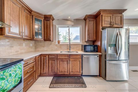 Photo 9 at 5 Earldown Drive, Richview, Toronto