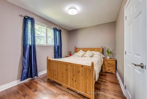 Photo 10 at 5 Earldown Drive, Richview, Toronto