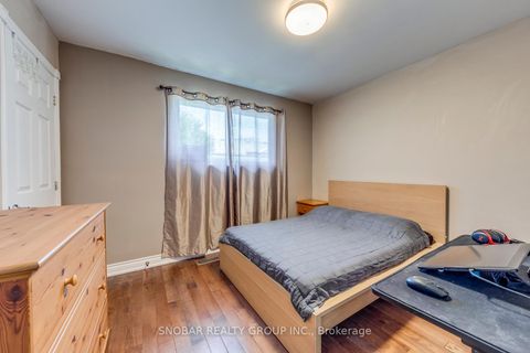 Photo 11 at 5 Earldown Drive, Richview, Toronto