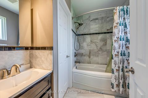 Photo 13 at 5 Earldown Drive, Richview, Toronto