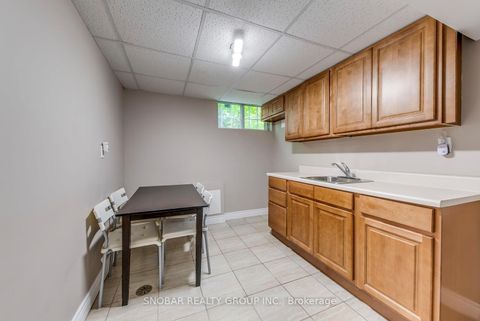 Photo 18 at 5 Earldown Drive, Richview, Toronto