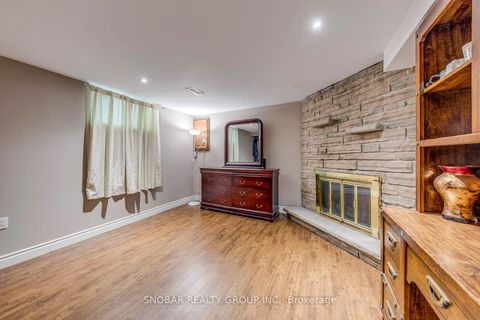 Photo 22 at 5 Earldown Drive, Richview, Toronto