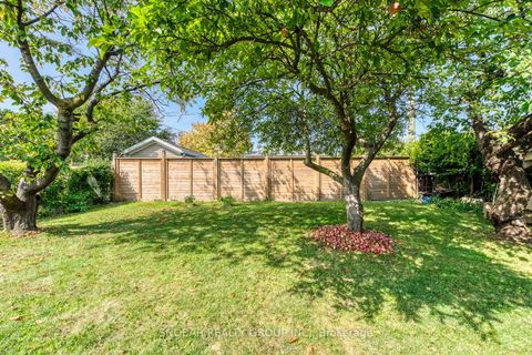 Photo 25 at 5 Earldown Drive, Richview, Toronto