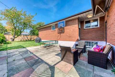 Photo 27 at 5 Earldown Drive, Richview, Toronto