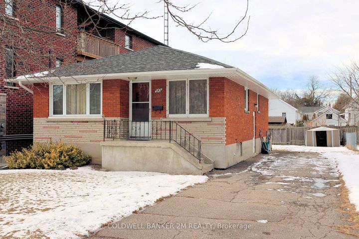 Photo 7 at 90 Cromwell Avenue, Vanier, Oshawa