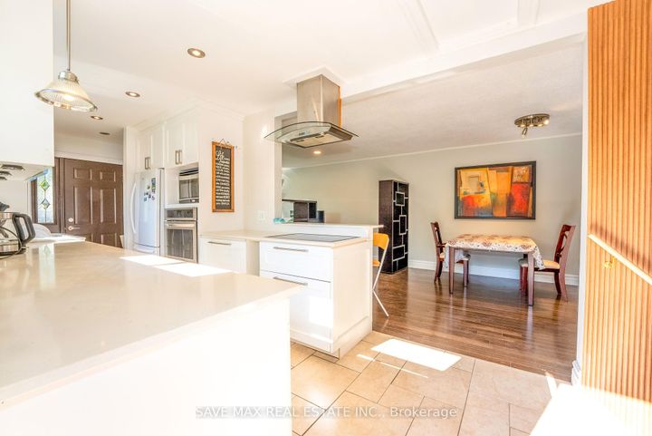 Photo 3 at 93 Archdekin Drive, Queen Street Corridor, Brampton