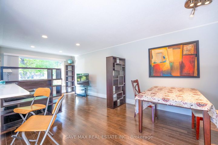 Photo 5 at 93 Archdekin Drive, Queen Street Corridor, Brampton
