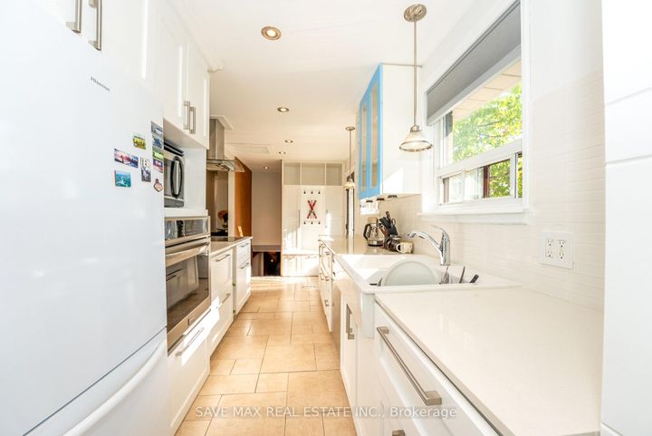 Photo 17 at 93 Archdekin Drive, Queen Street Corridor, Brampton