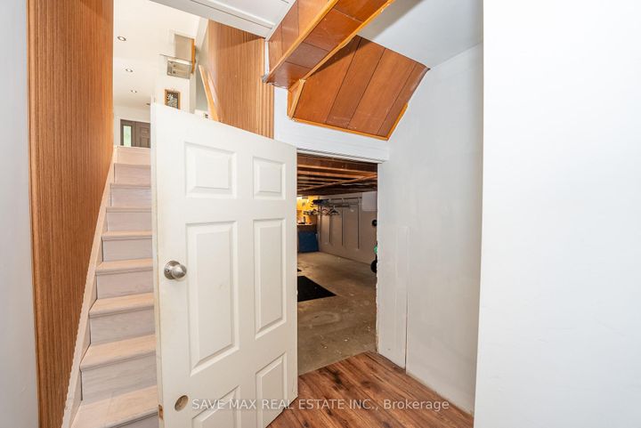 Photo 34 at 93 Archdekin Drive, Queen Street Corridor, Brampton