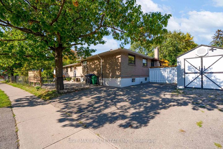 Photo 38 at 93 Archdekin Drive, Queen Street Corridor, Brampton