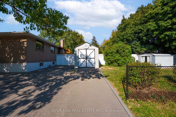 Photo 40 at 93 Archdekin Drive, Queen Street Corridor, Brampton