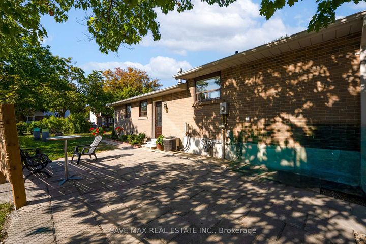 Photo 44 at 93 Archdekin Drive, Queen Street Corridor, Brampton