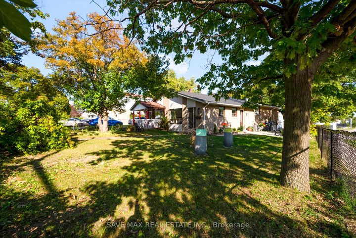 Photo 46 at 93 Archdekin Drive, Queen Street Corridor, Brampton