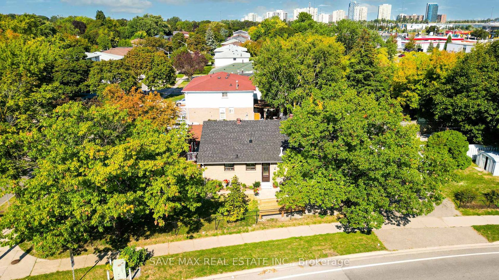 93 Archdekin Drive, Queen Street Corridor, Brampton 2