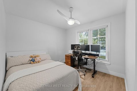 Photo 13 at 204 Jeffcoat Drive, Clairville, Toronto