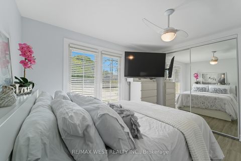 Photo 17 at 204 Jeffcoat Drive, Clairville, Toronto