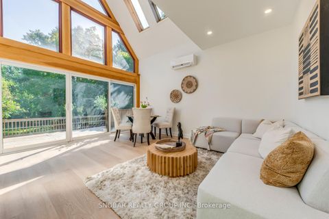 Photo 2 at 9 Berry Creek Drive, Kipling, Toronto