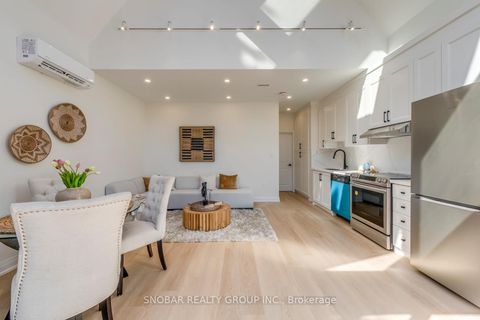 Photo 4 at 9 Berry Creek Drive, Kipling, Toronto