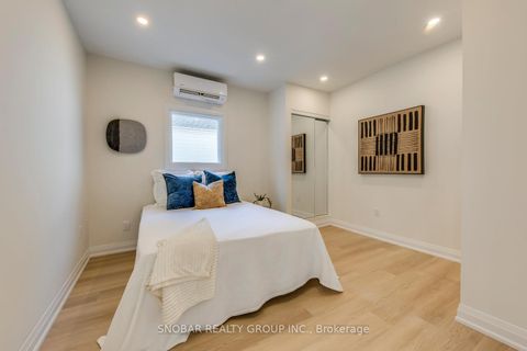 Photo 7 at 9 Berry Creek Drive, Kipling, Toronto