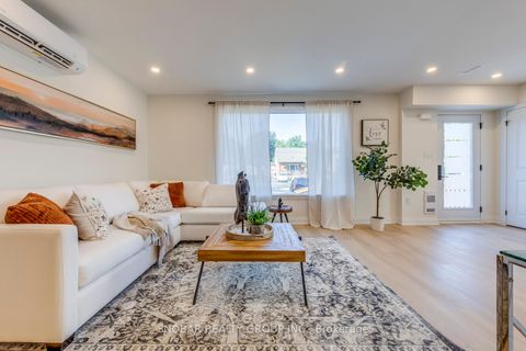 Photo 11 at 9 Berry Creek Drive, Kipling, Toronto
