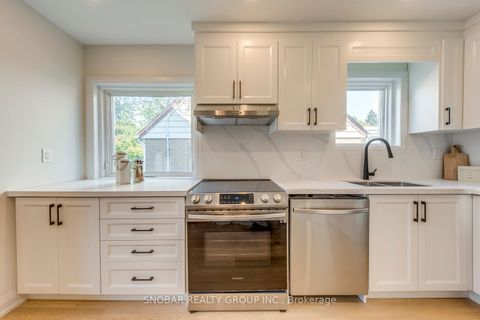 Photo 15 at 9 Berry Creek Drive, Kipling, Toronto