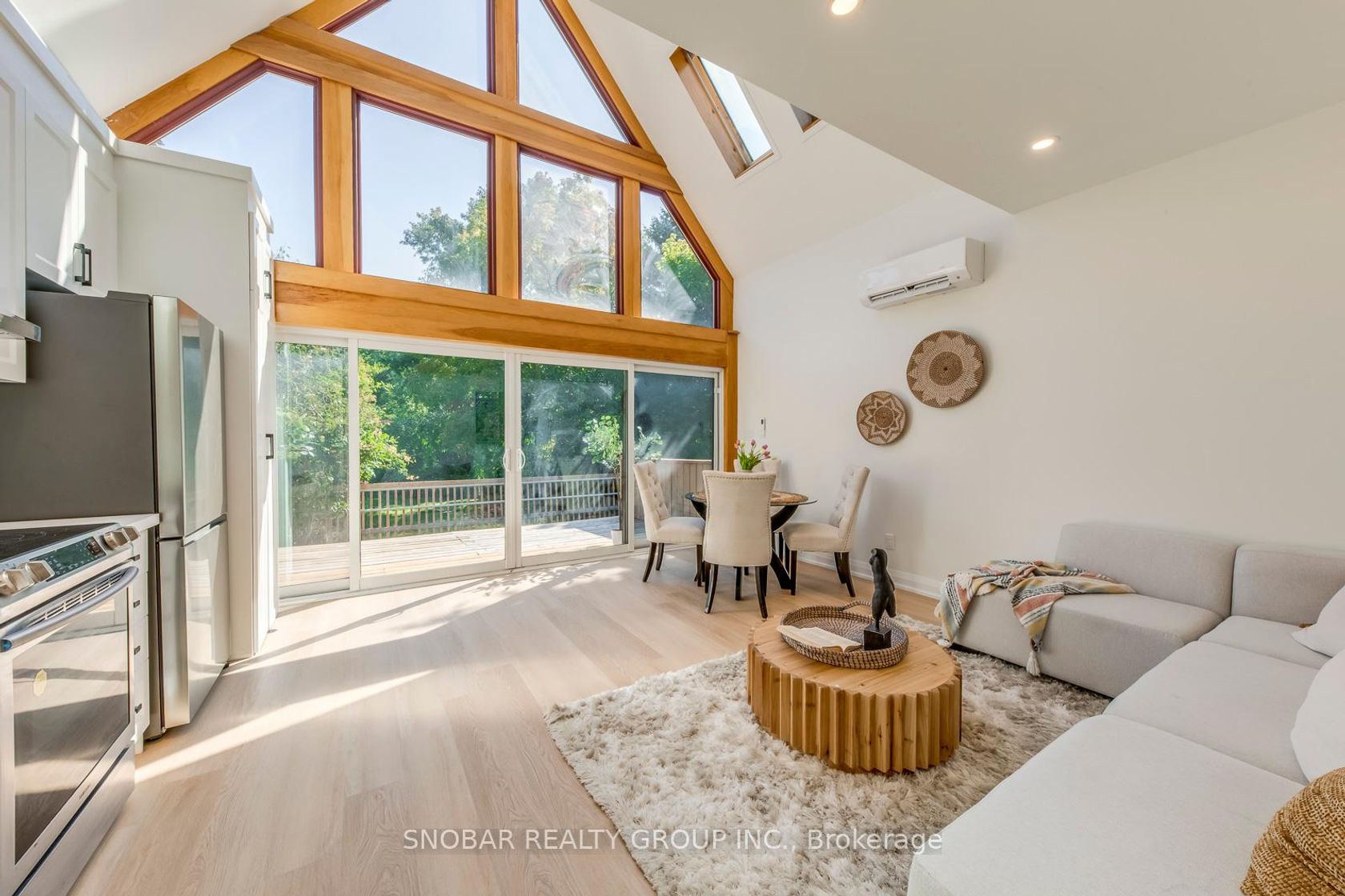 9 Berry Creek Drive, Kipling, Toronto 