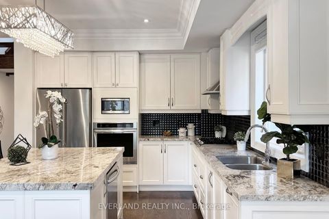 Photo 14 at 160B Finch Avenue E, Willowdale East, Toronto