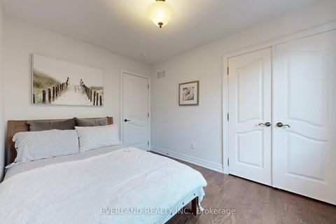Photo 20 at 160B Finch Avenue E, Willowdale East, Toronto