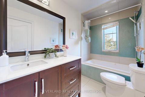 Photo 23 at 160B Finch Avenue E, Willowdale East, Toronto