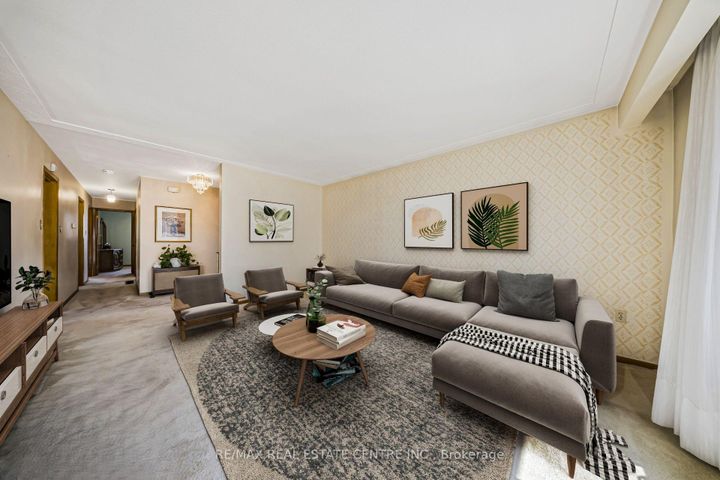 Photo 2 at 103 Forest Hill Crescent, Red Hill, Hamilton
