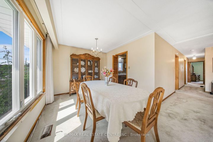 Photo 3 at 103 Forest Hill Crescent, Red Hill, Hamilton