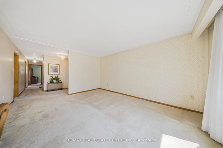 Photo 8 at 103 Forest Hill Crescent, Red Hill, Hamilton