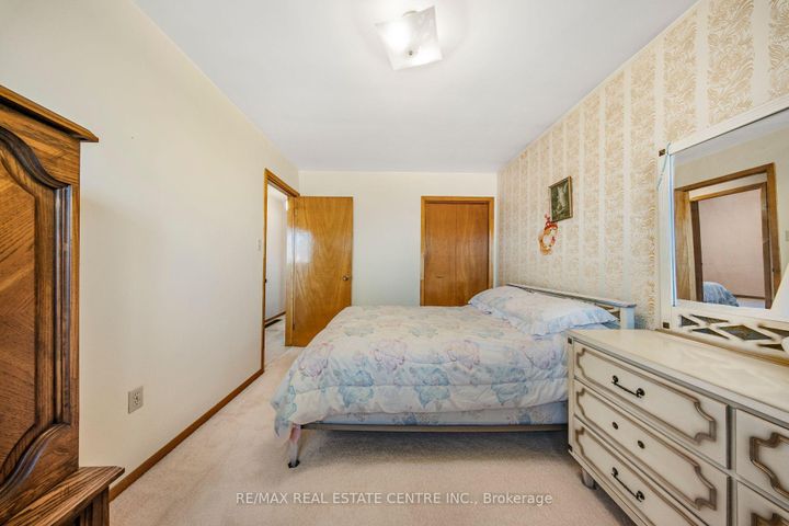 Photo 15 at 103 Forest Hill Crescent, Red Hill, Hamilton