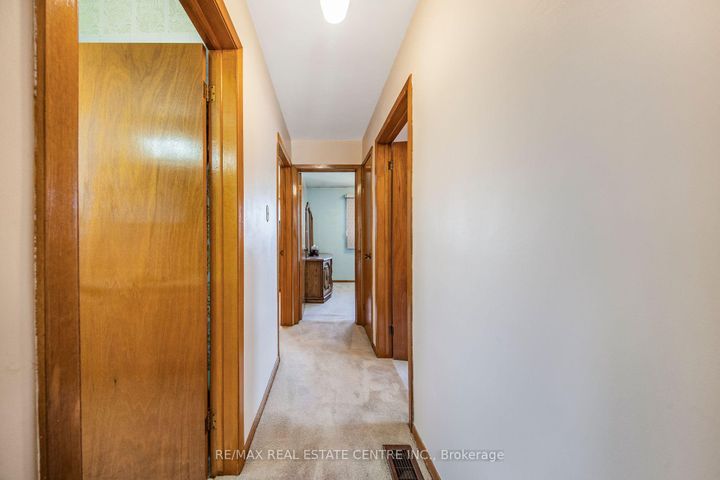 Photo 18 at 103 Forest Hill Crescent, Red Hill, Hamilton