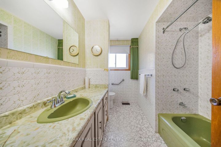 Photo 19 at 103 Forest Hill Crescent, Red Hill, Hamilton