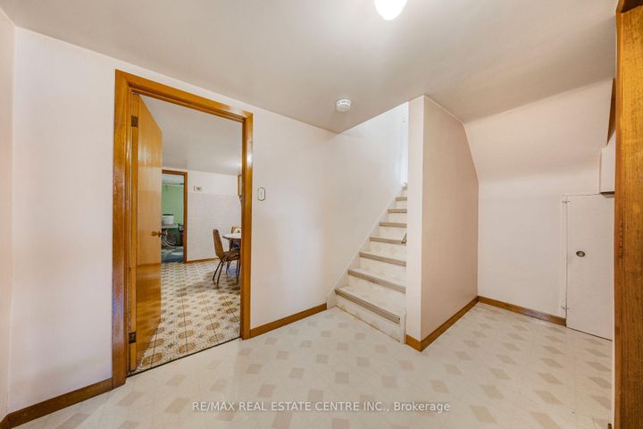 Photo 21 at 103 Forest Hill Crescent, Red Hill, Hamilton