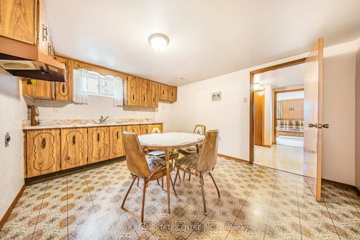 Photo 26 at 103 Forest Hill Crescent, Red Hill, Hamilton