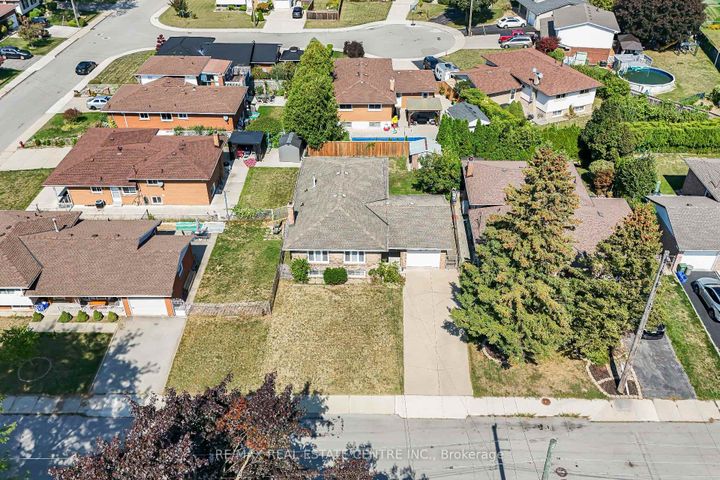 Photo 31 at 103 Forest Hill Crescent, Red Hill, Hamilton