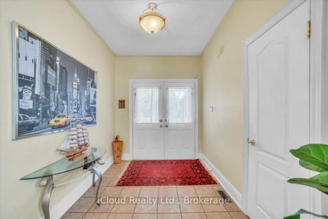 Photo 1 at 1 Vitlor Drive, Oak Ridges, Richmond Hill