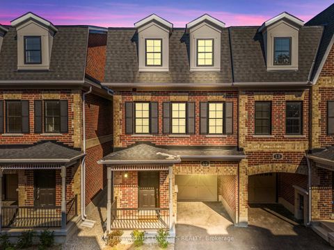 Photo 0 at 17 Kennisis Way, Maple, Vaughan