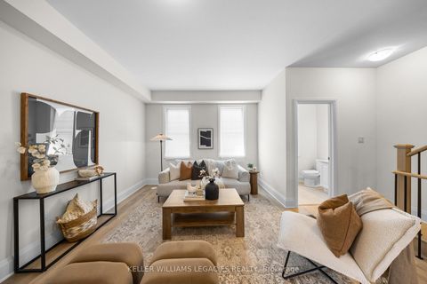 Photo 6 at 17 Kennisis Way, Maple, Vaughan