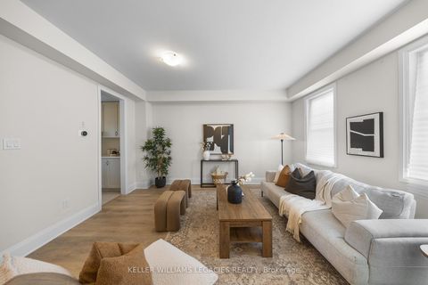 Photo 9 at 17 Kennisis Way, Maple, Vaughan