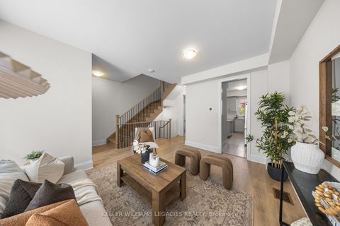 Photo 12 at 17 Kennisis Way, Maple, Vaughan