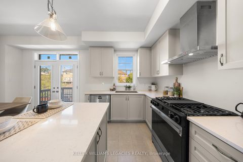 Photo 18 at 17 Kennisis Way, Maple, Vaughan