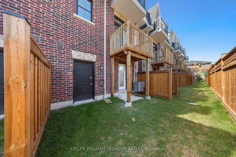 Photo 32 at 17 Kennisis Way, Maple, Vaughan