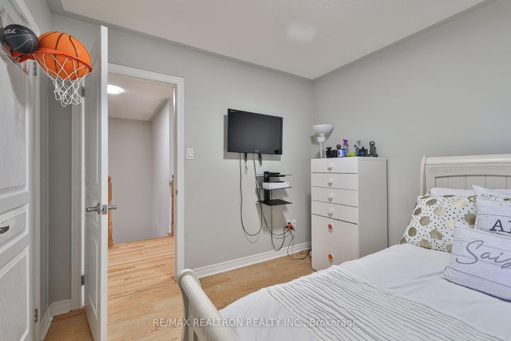 Photo 30 at 55 Stookes Crescent, Jefferson, Richmond Hill