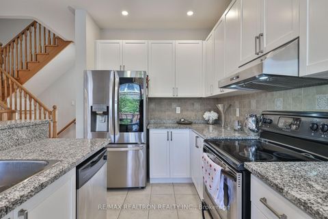 Photo 17 at 55 Stookes Crescent, Jefferson, Richmond Hill